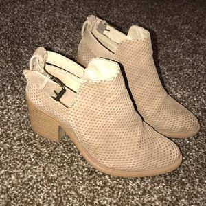 Slightly worn — boutique tan booties